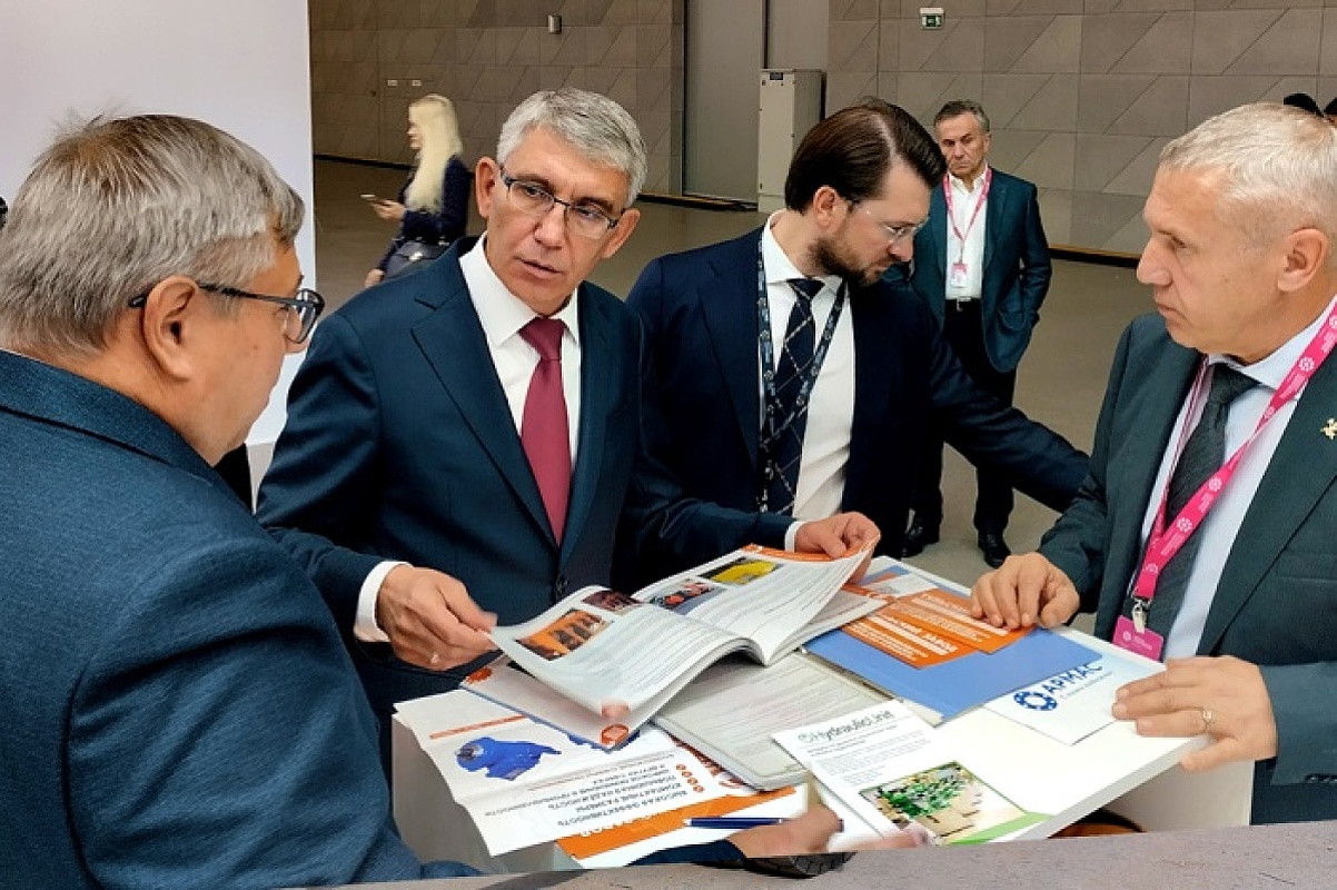 Видео: Шахтные электровозы производства  “Завод “Амплитуда”