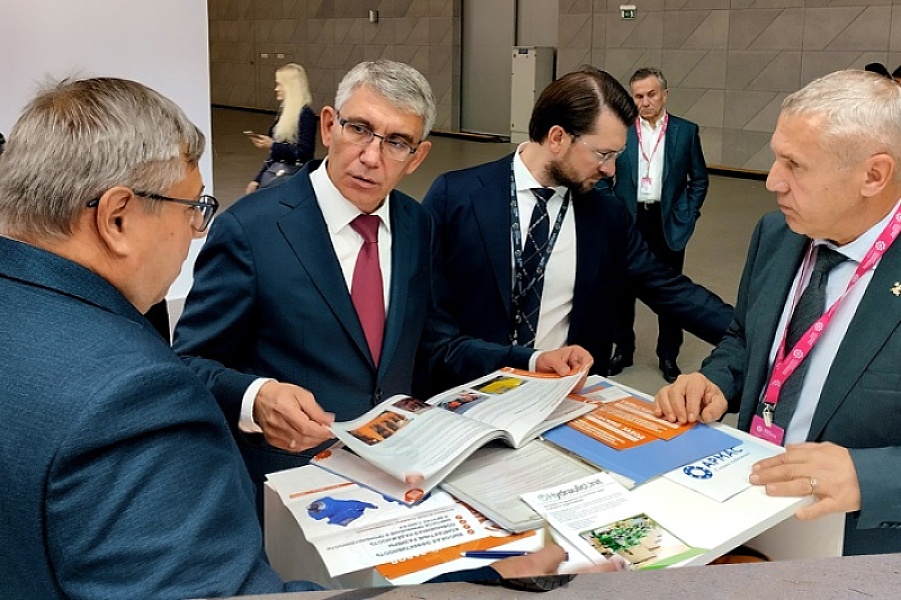 Видео: Шахтные электровозы производства  “Завод “Амплитуда”