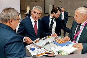 Видео: Шахтные электровозы производства  “Завод “Амплитуда”