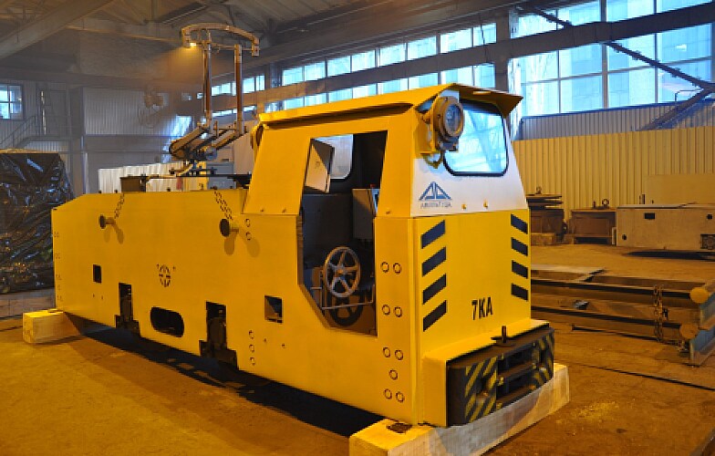 Контактный электровоз 7КА